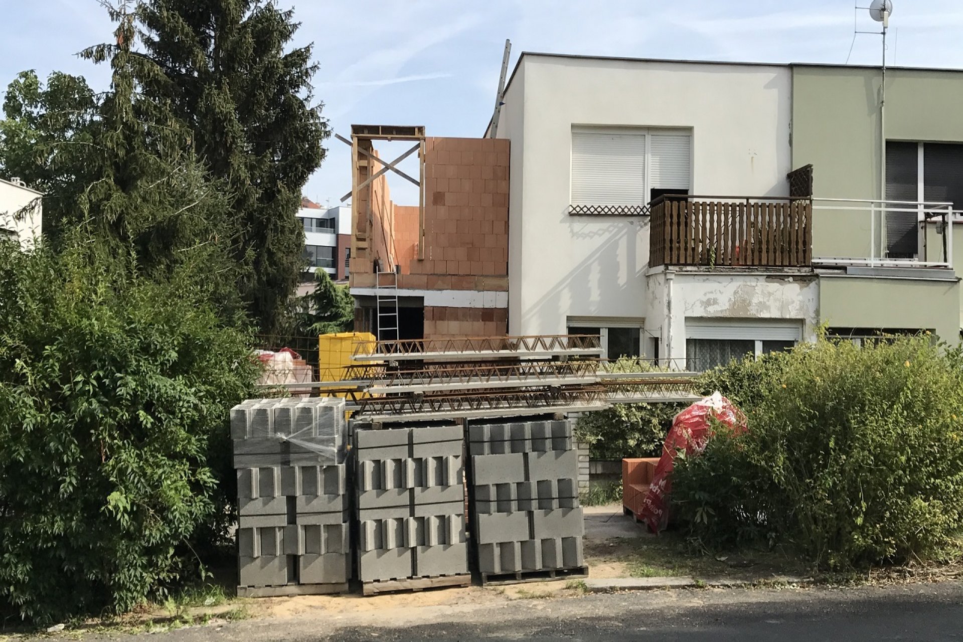 Rekonstrukce a přístavba rodinného domu Praha 4 Podolí